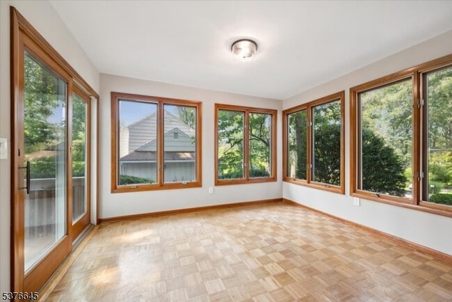 Building Photo - 19 Braidburn Way