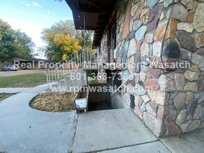 Building Photo - 448 Penney Ave S