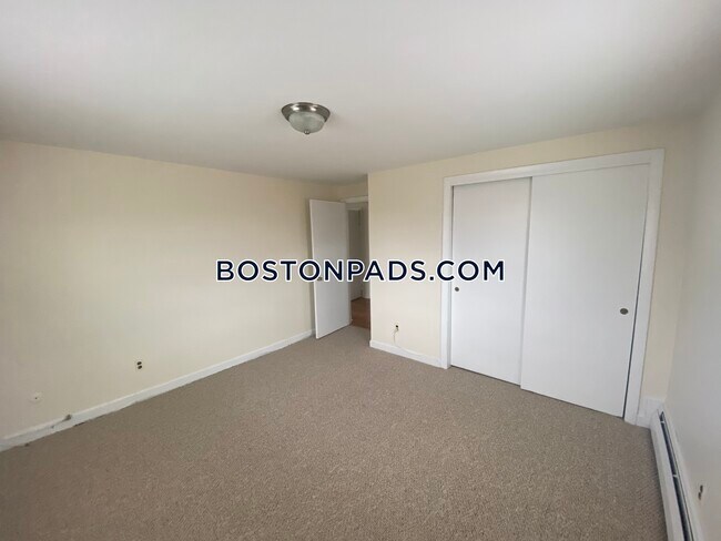 Building Photo - 7 Totman Dr