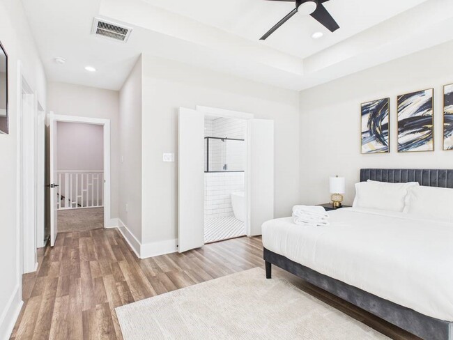 Building Photo - 6310 Norland St