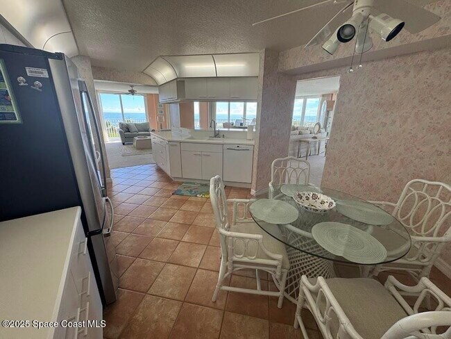 Building Photo - 3740 Ocean Beach Blvd