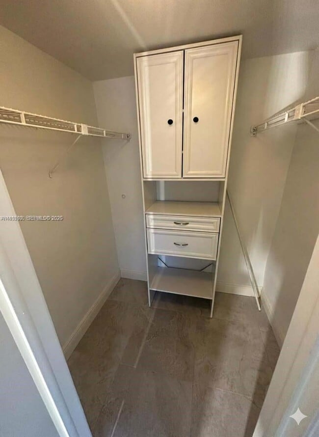 Building Photo - 1630 Embassy Dr