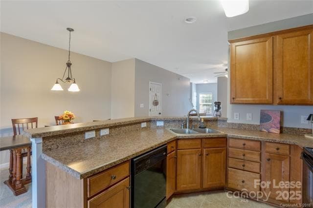 Building Photo - 15316 Crossing Gate Dr
