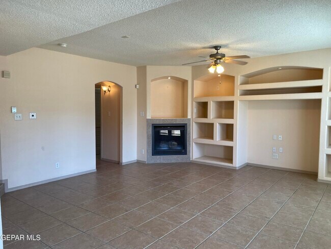 Building Photo - 12828 Tierra Ayala Dr