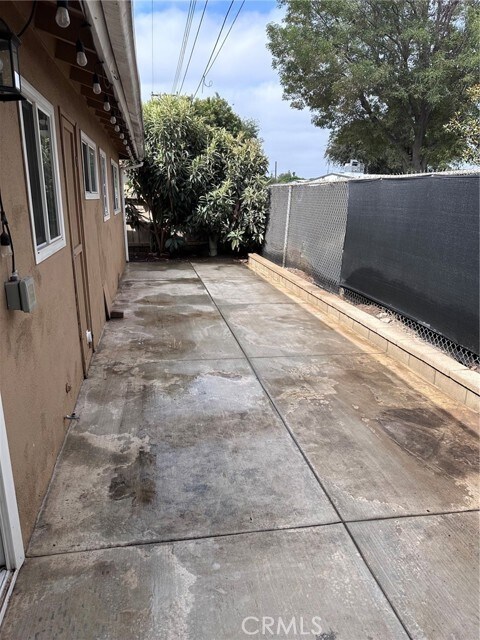 Building Photo - 14251 Green Valley Dr