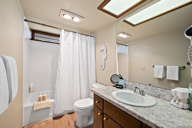 Building Photo - 153 Maple Ln NW