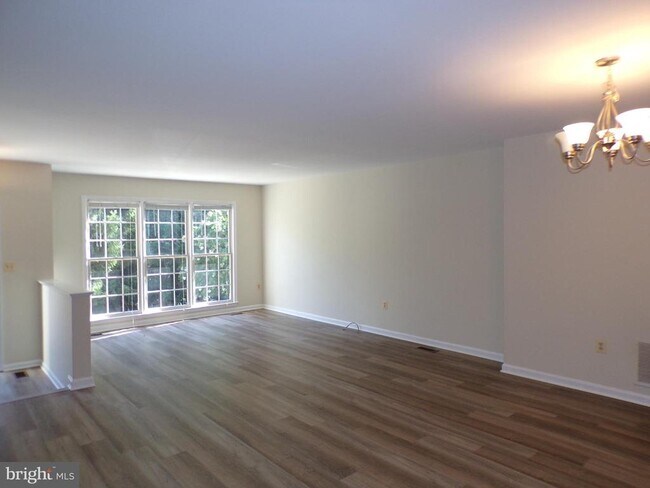 Building Photo - 8305 Ridge Crossing Ln