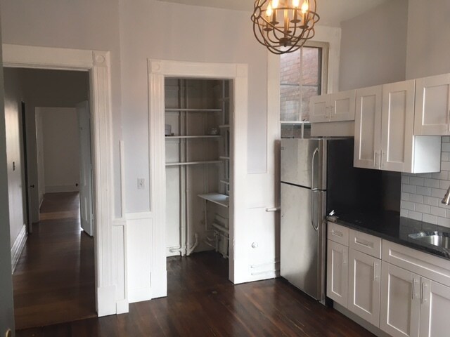 Primary Photo - 108 4th St