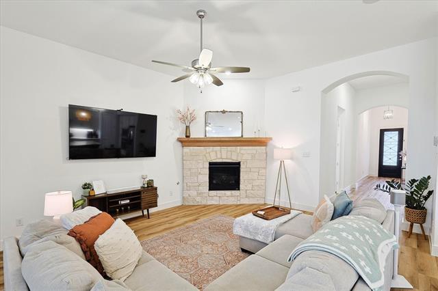 Building Photo - 1201 Superbloom Ave