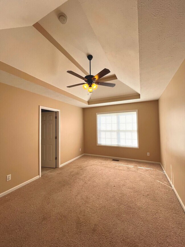 Building Photo - Available Now!  Beautiful ranch style home at Exit 1, pets allowed!