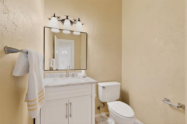 Building Photo - 6027 Homestead Ct