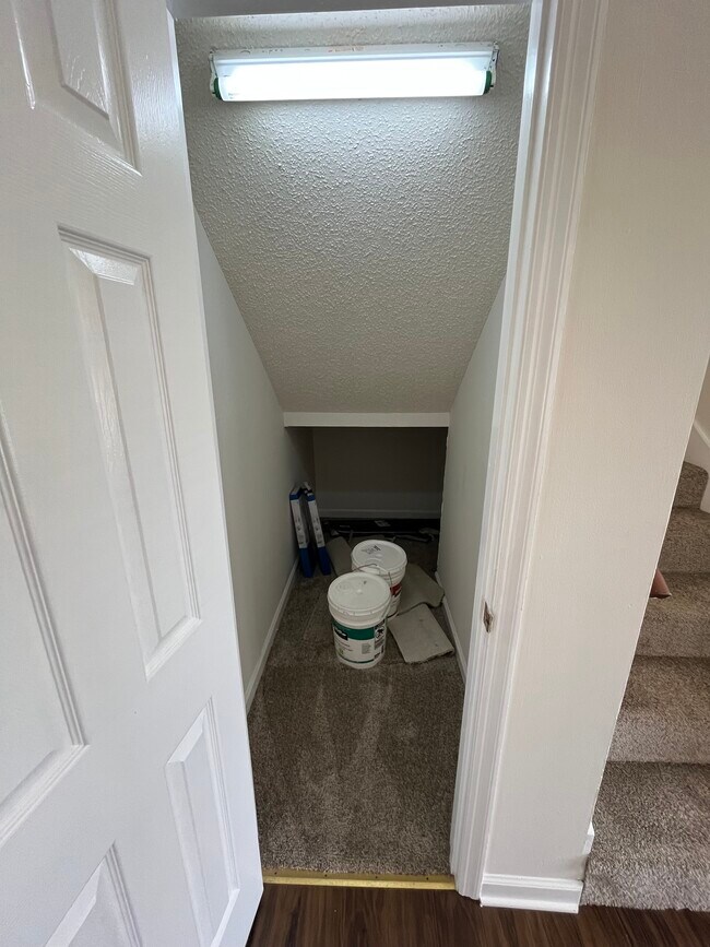 Building Photo - 1319 Stratton Place Dr