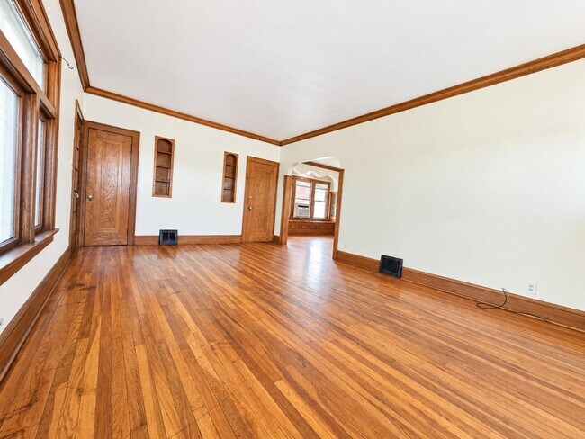 Building Photo - 4878 E 93rd St