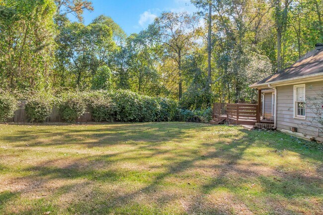 Building Photo - Charming 3BR/2BA Ranch Home with Spacious Backyard & Deck!