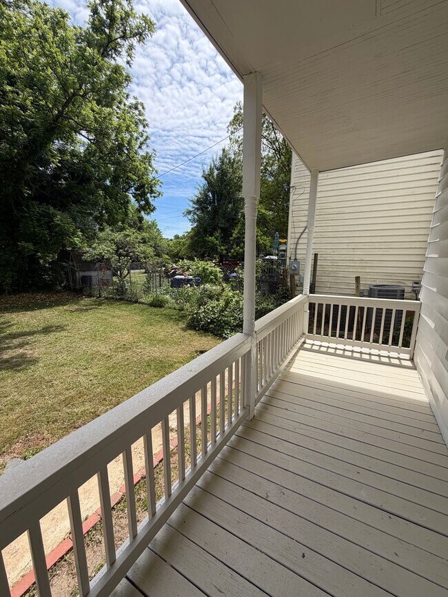 Building Photo - Charming 4bdrm/1.5bth Home Located in Richmond's North Highland Park w/Balcony!!