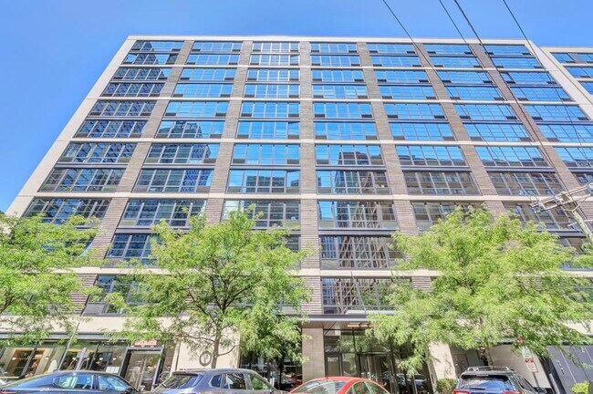 Building Photo - 160 1st St