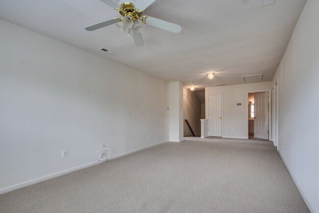 Building Photo - Single family - unfurnished - YEAR ROUND rental - Villages of Old Landing