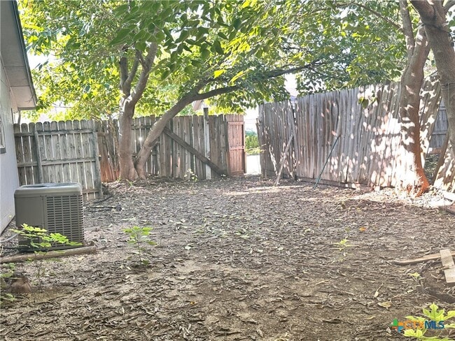 Building Photo - 614 Mill St