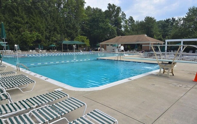 Building Photo - Fabulous 3BR/3.5BA Potomac Townhome, in In...