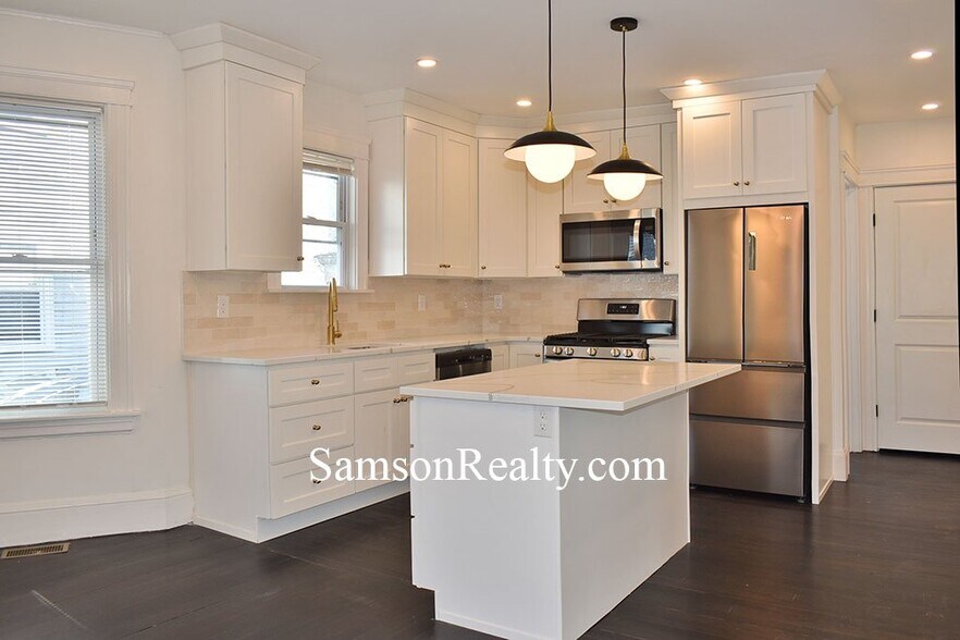 Building Photo - 405 Morris Ave