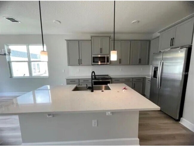 Building Photo - 15475 Bay Brg St