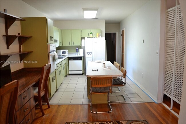 Building Photo - 7855 SW 17th Terrace