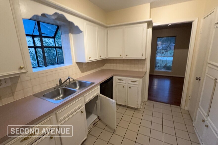 Building Photo - 2542 Anzalone Dr