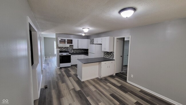 Building Photo - 4131 Mellis Dr