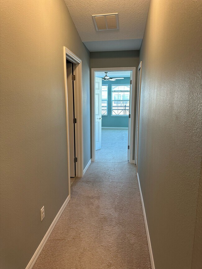 Building Photo - 9119 Carolina Wren Dr