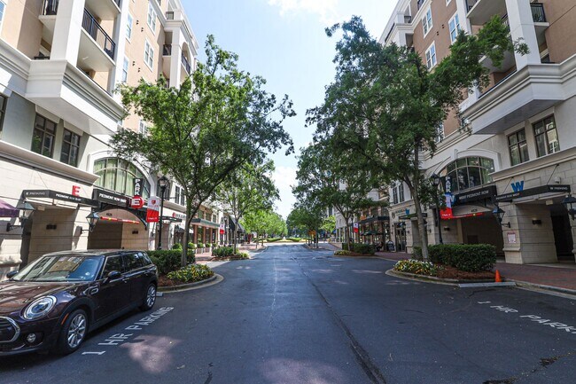 Building Photo - (Coming Soon) Piedmont Row Condo!