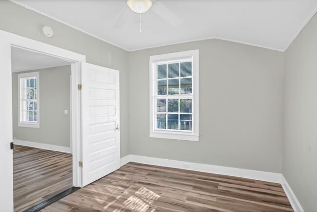 Building Photo - Beautiful historic home for rent in The Av...
