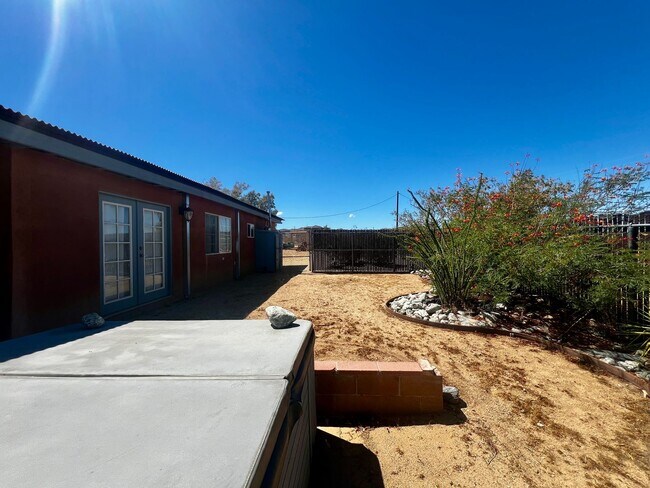 Building Photo - Charming 3-Bedroom Home for Rent in Landers, CA w SPA