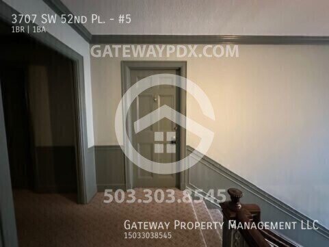 Building Photo - 3707 SW 52nd Pl