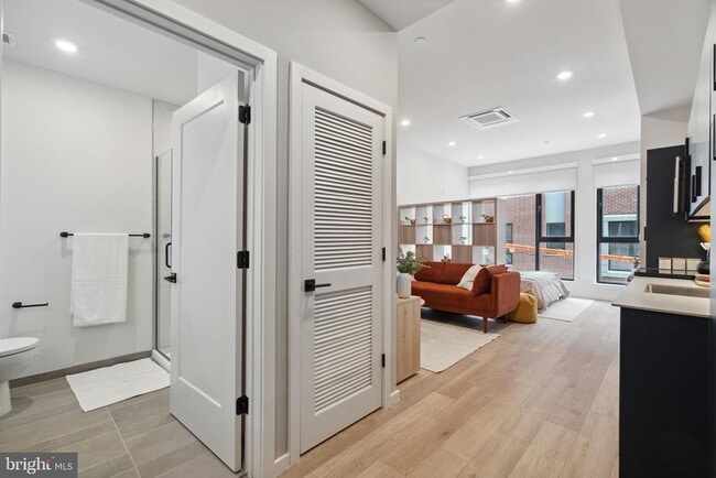 Primary Photo - 1705 N American St