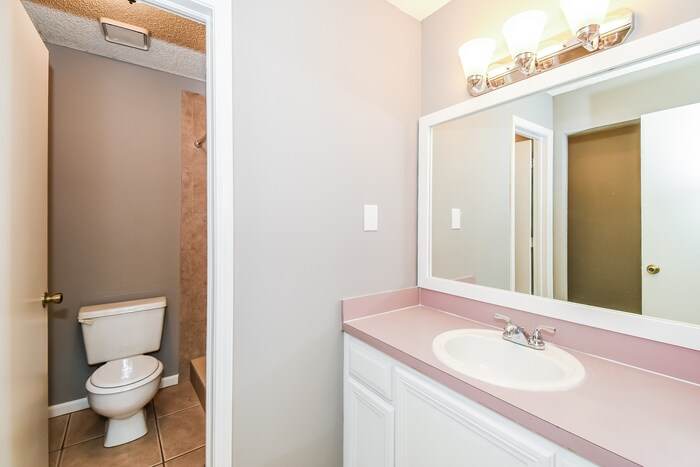 Building Photo - 1876 Ontario Ct