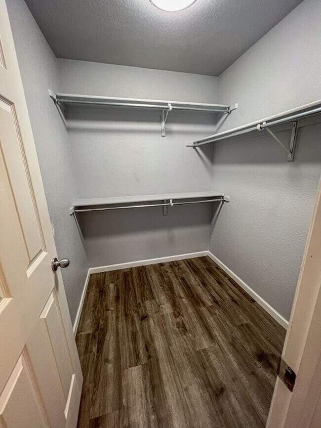 Building Photo - Spacious 3-Bedroom Home with Fenced Yard in Wellington – Available August 4th