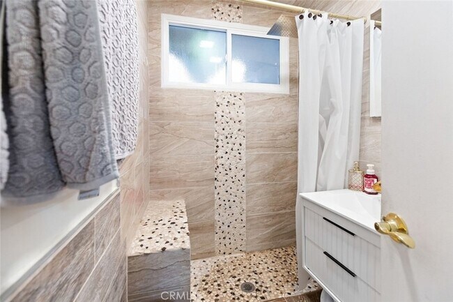 Building Photo - 11377 Gaynor Ave