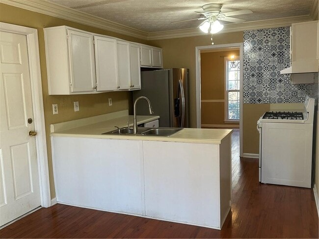 Building Photo - 2051 Bishop Creek Dr