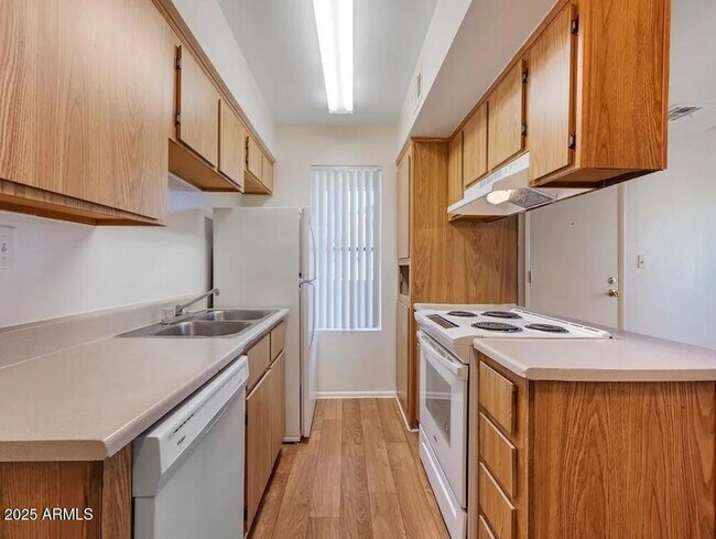 Building Photo - 5750 N 59th Ave