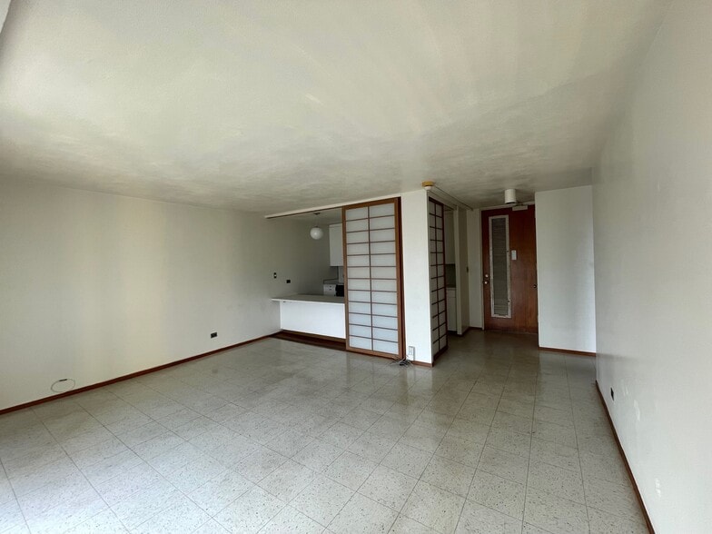 Building Photo - 1515 Nuuanu Ave