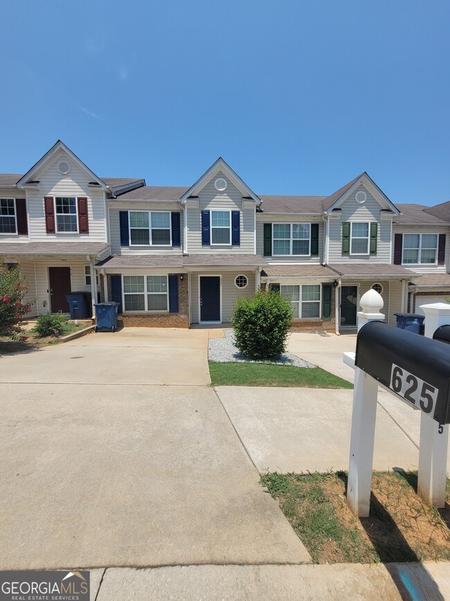 Building Photo - 625 Chase Ln