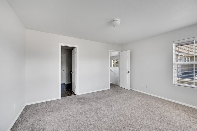 Building Photo - $1,850.00 - 2 Bedrooms, 2.5 Bathrooms Town...