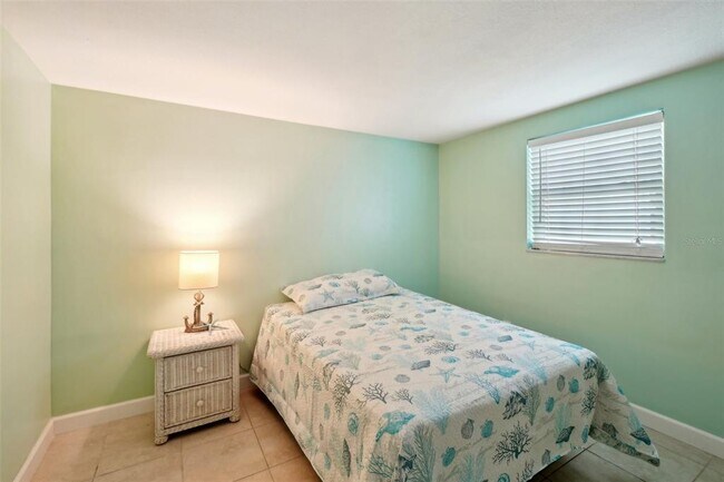 Building Photo - 5102 Blue Heron Dr