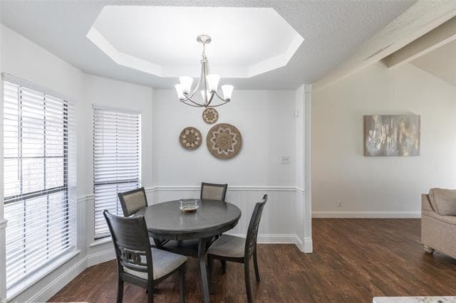 Building Photo - 8073 Bonnie Cir