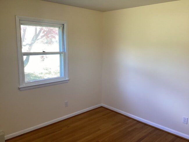 Building Photo - Roomy Rancher in Blue Ridge Summit