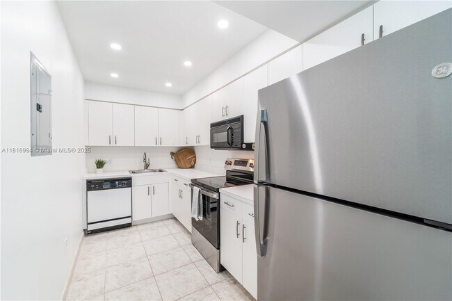 Building Photo - 800 Claughton Island Dr