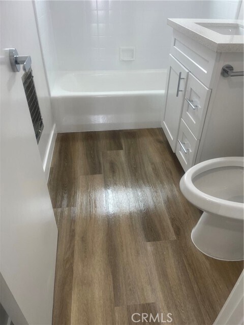 Building Photo - 1526 W 101st St