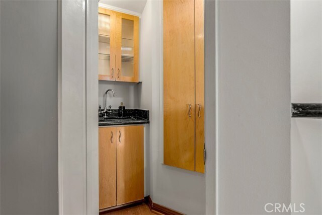Building Photo - 450 N Oakhurst Dr