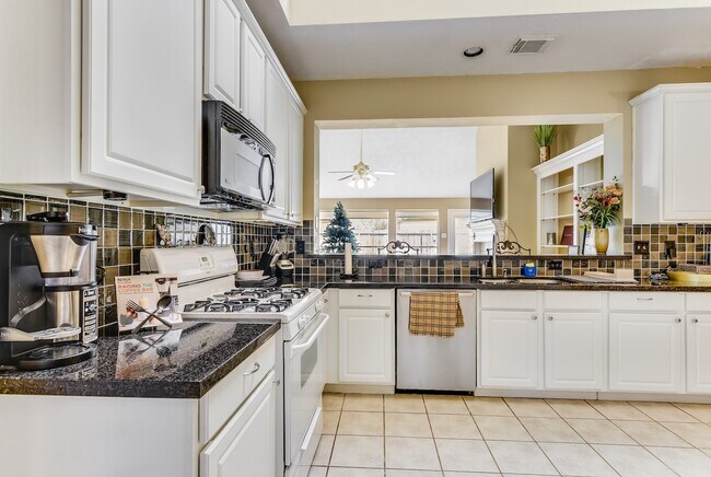 Building Photo - 317 Vantage Pointe Cir