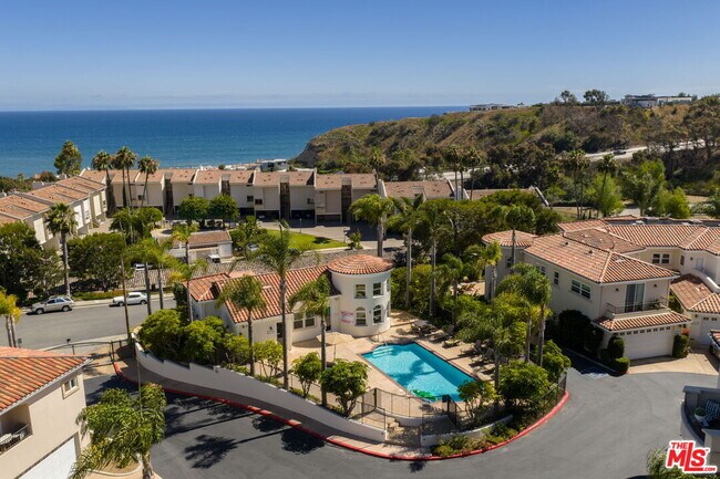 Building Photo - 23971 De Ville Way